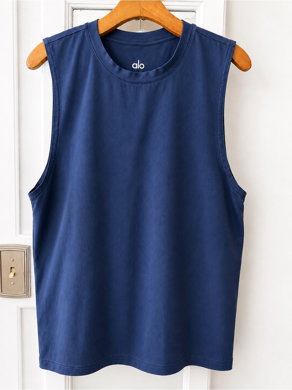 Alo Yoga Conquer Muscle Tank, Navy, Men’s Medium